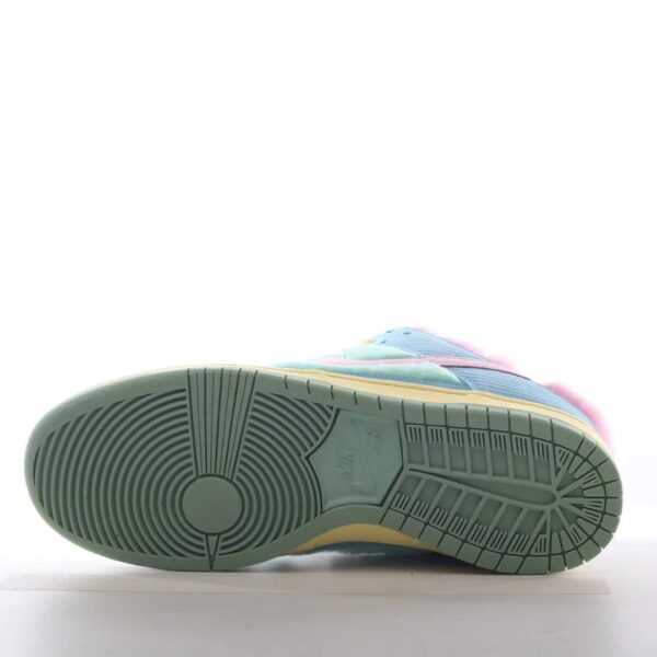 Verdy x NK SB Dunk Low - Image 3